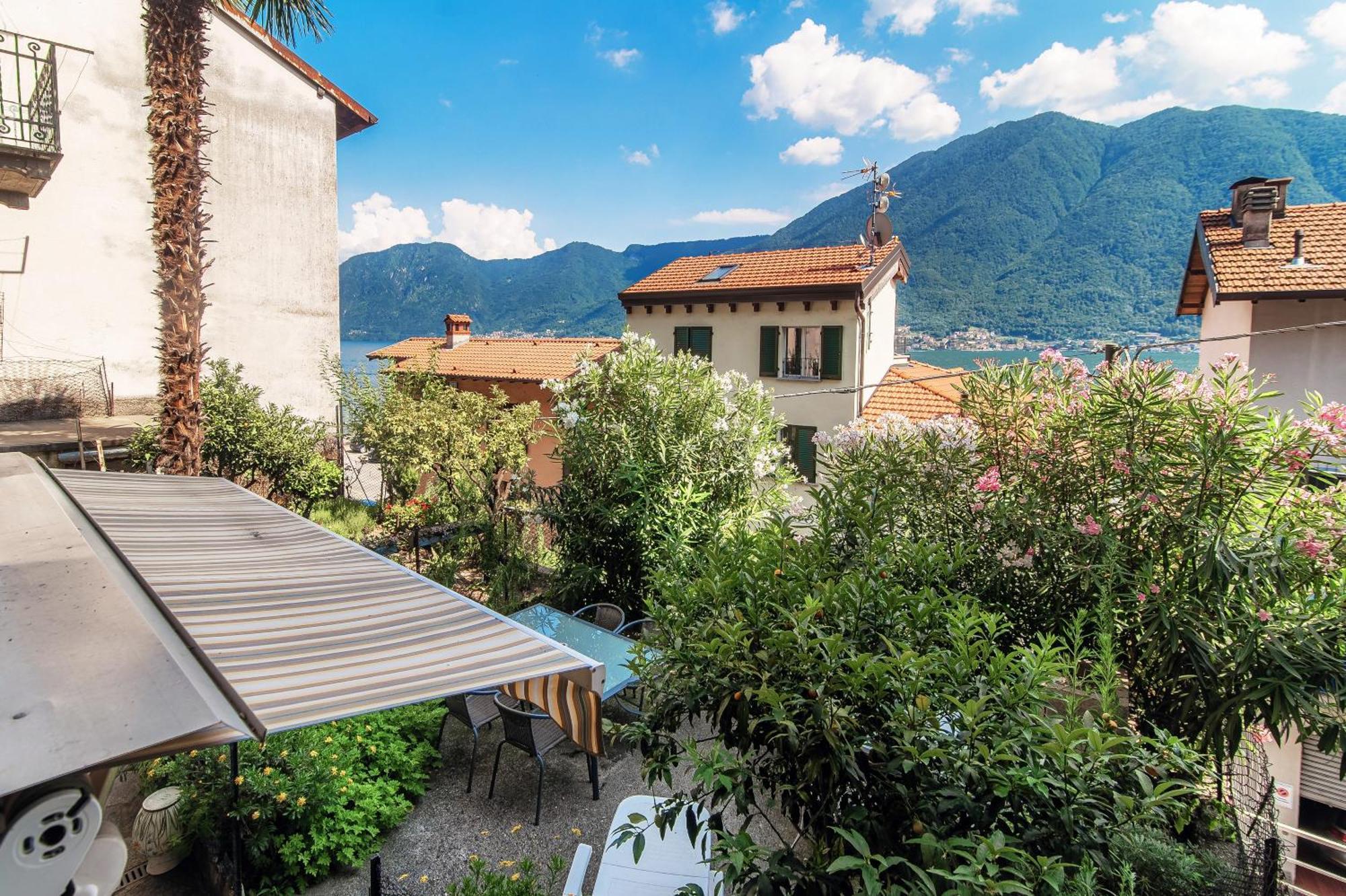 Delizioso Bilocale Vista Lago Colonno Εξωτερικό φωτογραφία