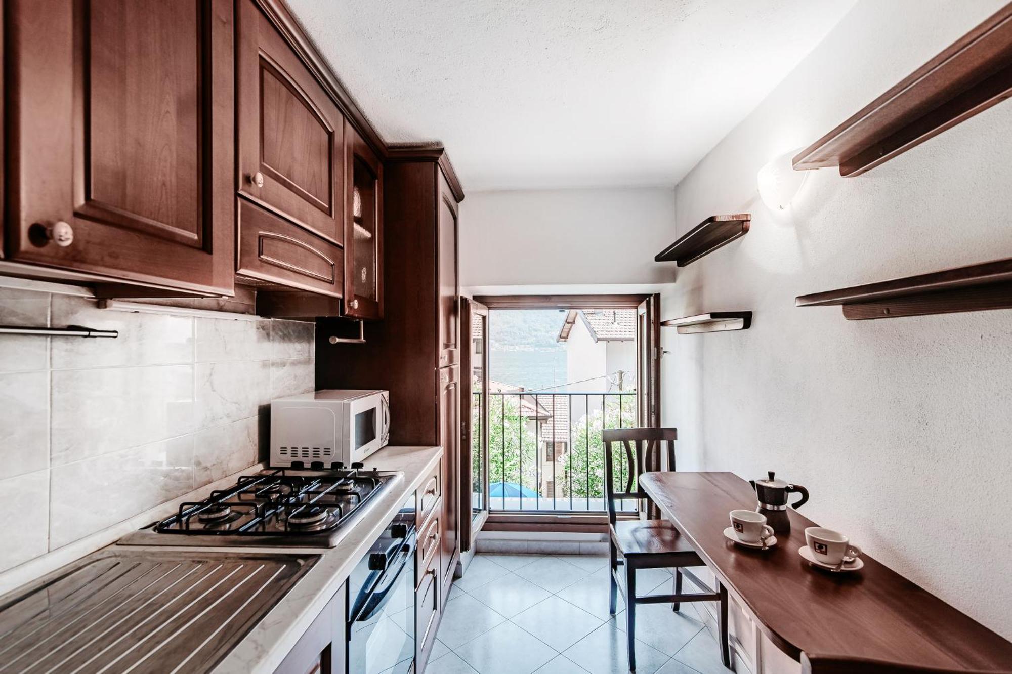 Delizioso Bilocale Vista Lago Colonno Εξωτερικό φωτογραφία