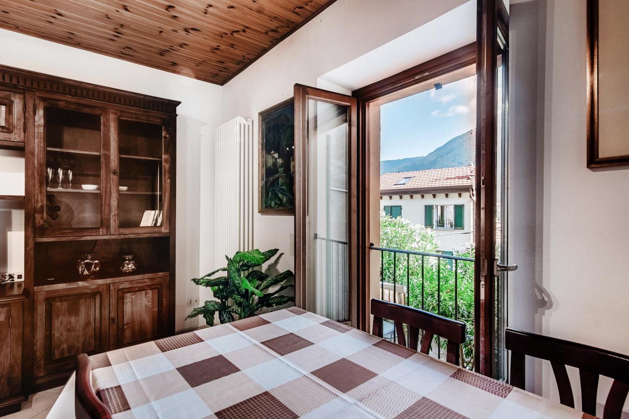 Delizioso Bilocale Vista Lago Colonno Εξωτερικό φωτογραφία
